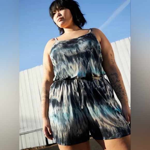 Torrid mini Super Soft Knit Tie Dye Blue Romper 3x - Picture 1 of 14